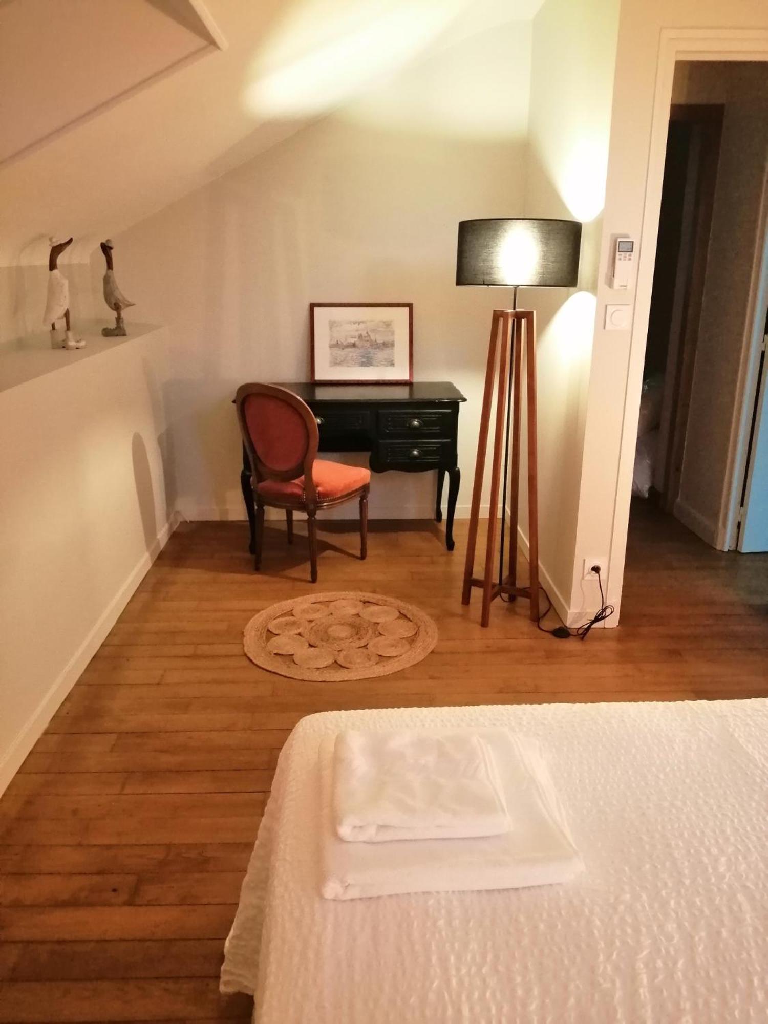 Gite Les Mareillauds - Piscine Salon Zewnętrze zdjęcie