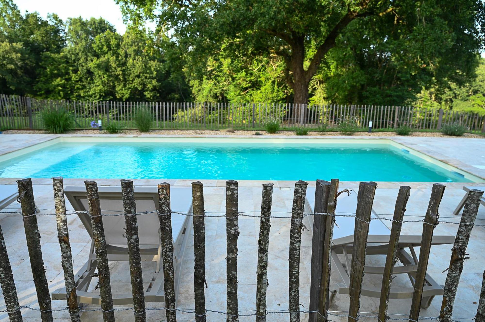 Gite Les Mareillauds - Piscine Salon Zewnętrze zdjęcie